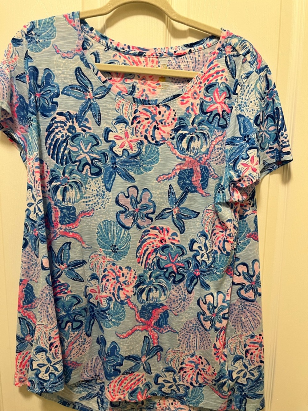 Lilly Pulitzer Light Blue Tropical Floral Short Sleeve Top